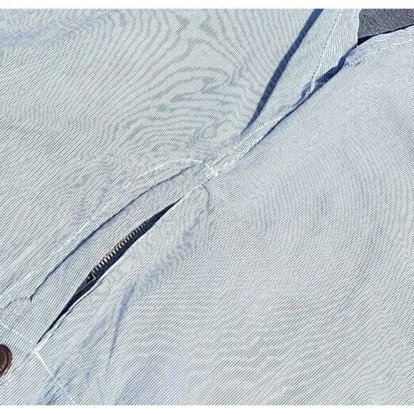 Aeropostale Designed in NYC Gray Striped Shorts Size 34 Extra button - Picture 3 of 11